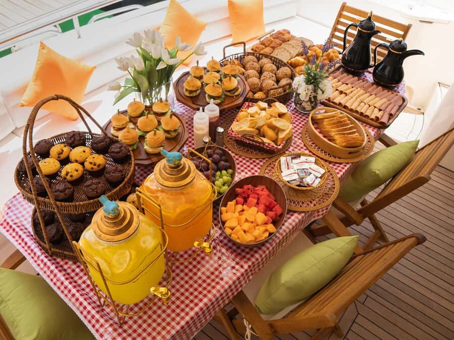 Dubai: Marina Sightseeing on Yacht with Breakfast - Why a Dubai Marina yacht with breakfast feels different