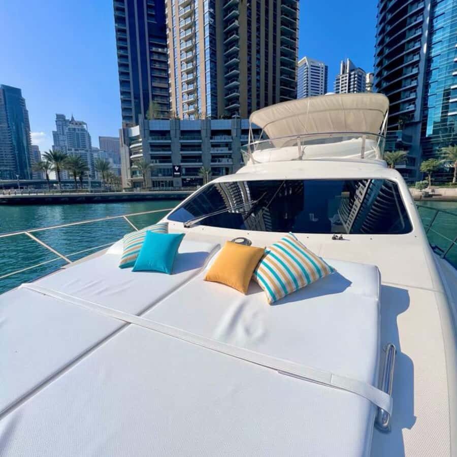 Dubai: Marina Sightseeing on Yacht with Breakfast - Burj Al Arab: the final photo stop with big-deal skyline energy