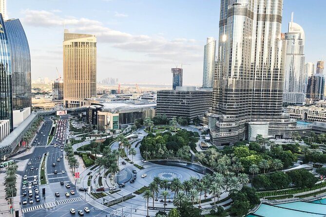 Dubai Modern City Tour with Mono Rail - Atlantis photo time: quick look, big visual payoff