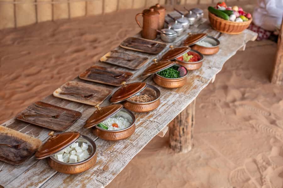 Dubai: Morning Bedouin Culture Safari, Traditional breakfast - The performances: dance with young locals and Bedouin storytelling energy