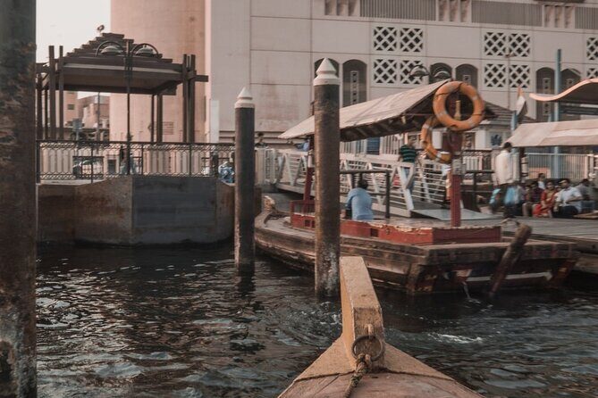 Dubai Night Layover & Stopover tour with Airport Transfers - Dubai Aquarium and Underwater Zoo: a photo-only window