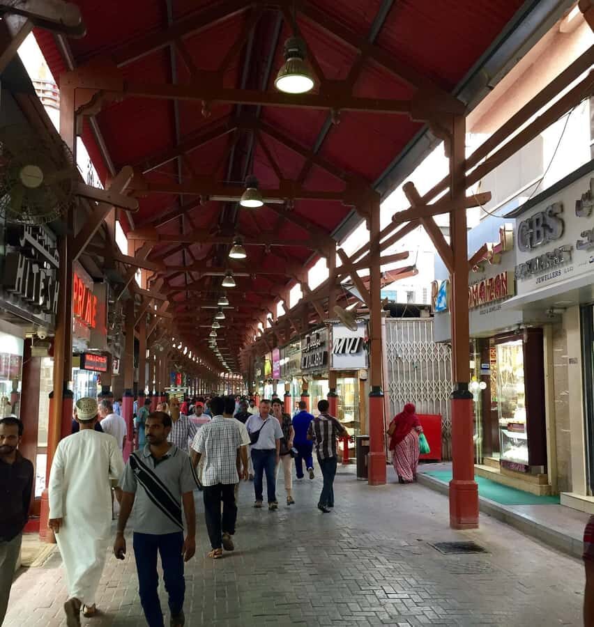 Dubai: Old City Walking Tour with Abra Ride - Spice Souk and Gold Souk: shopping with a guide (and real free time)