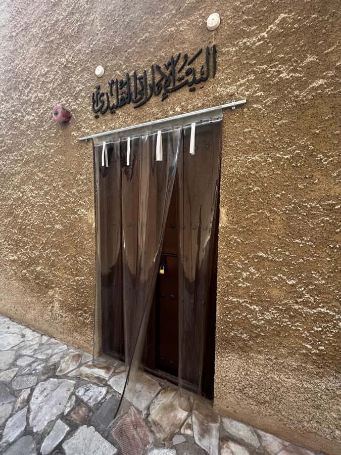 Dubai Old Town, Creek, Abra boat, Souks Guided walking Tour - Included bites and drinks: small stops that make the tour feel real