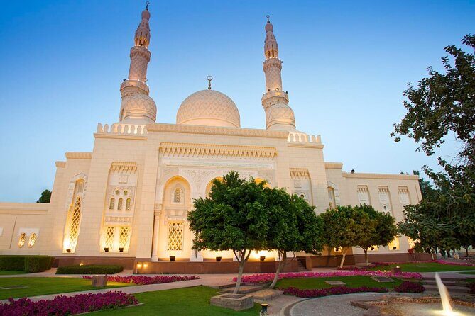 Dubai Old Town Private City Tour - Jumeirah Mosque: iconic landmark plus cultural learning