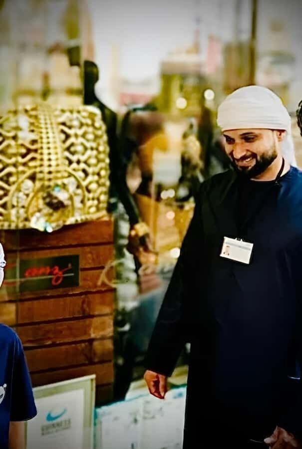 Dubai: Old Town Walking Tour with Abra Cruise & Street Food - Street food, Arabic coffee, and camel milk chocolate: what’s actually included