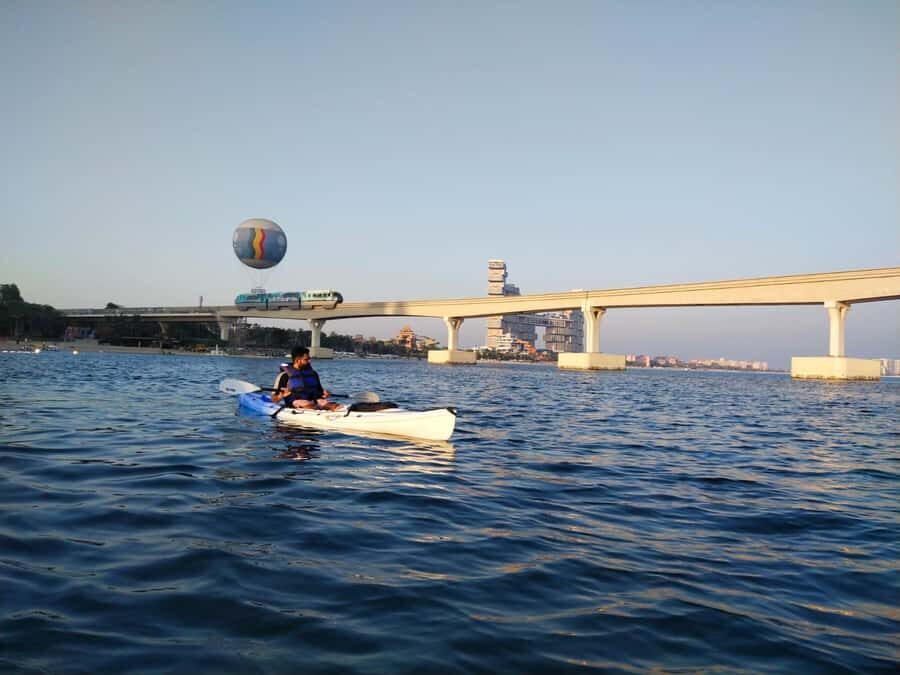 Dubai: Palm Jumeirah Guided Kayaking Tour - Getting on the water at Sofitel Palm Jumeirah’s east crescent