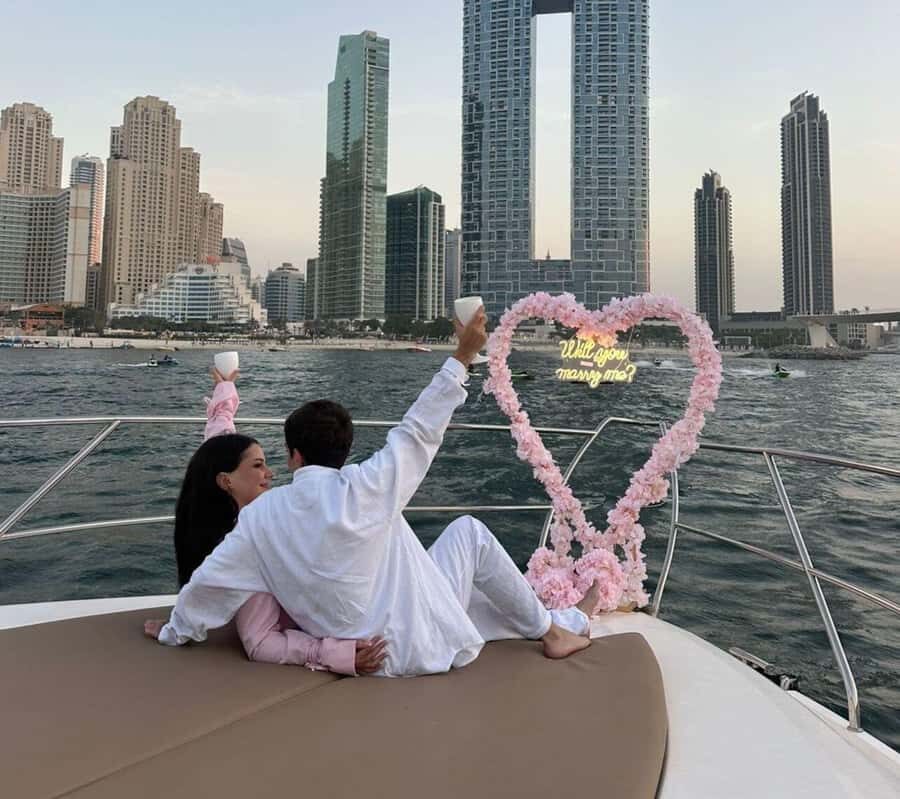 Dubai: Palm Jumeirah luxury private yacht Tour - A luxury yacht ride that’s actually flexible
