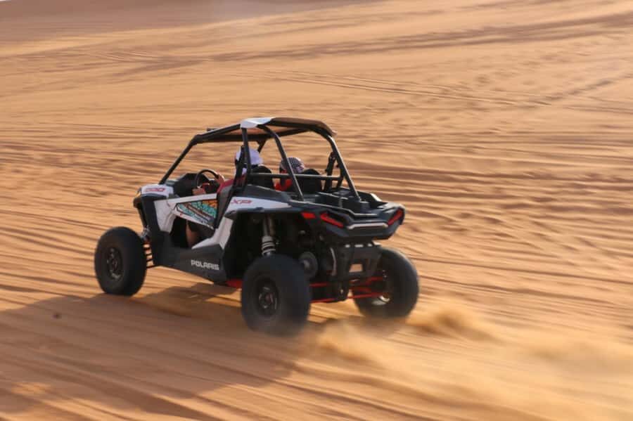 Dubai: Polaris RZR 1000 CC dune buggy - Where the guide adds value: photo stops and terrain choices