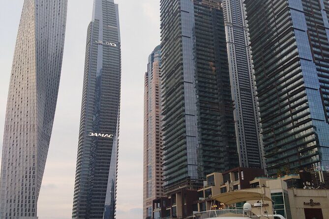 Dubai Private 4-Hour Tour With professional Driver - Spice Souk: souvenirs, colors, and 15 minutes that work
