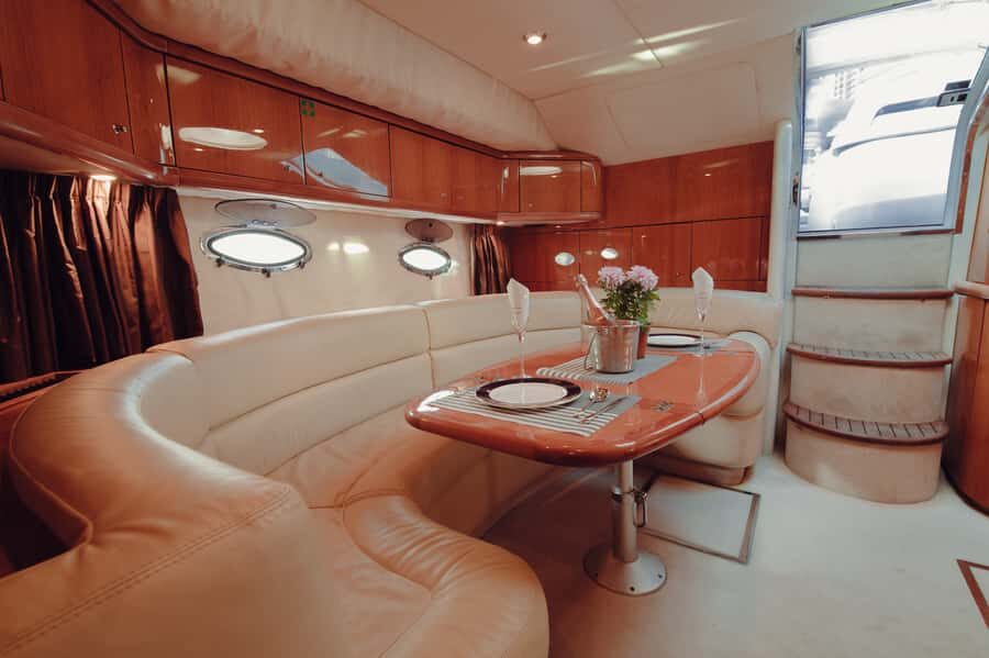 Dubai: Private Boat Cruise from Dubai Marina up to 12 people - Jumeirah Beach Residence and Bluewaters: the urban-meets-coast look