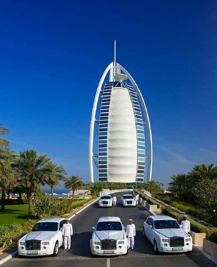 Dubai :Private Day & night customize city tour - Zabeel Palace and the route toward the modern icons