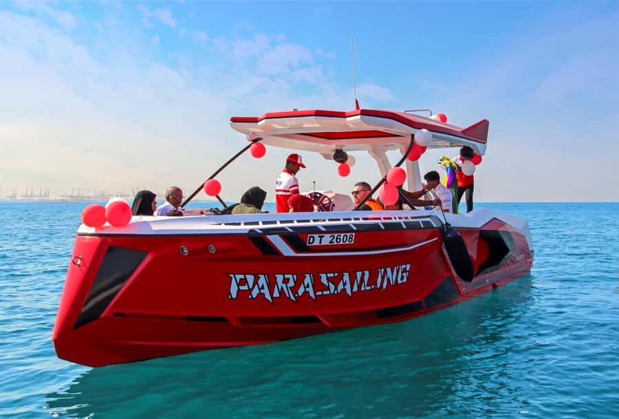 Dubai: Private Luxury Boat with Sightseeing Tour - Key Things to Know Before You Go