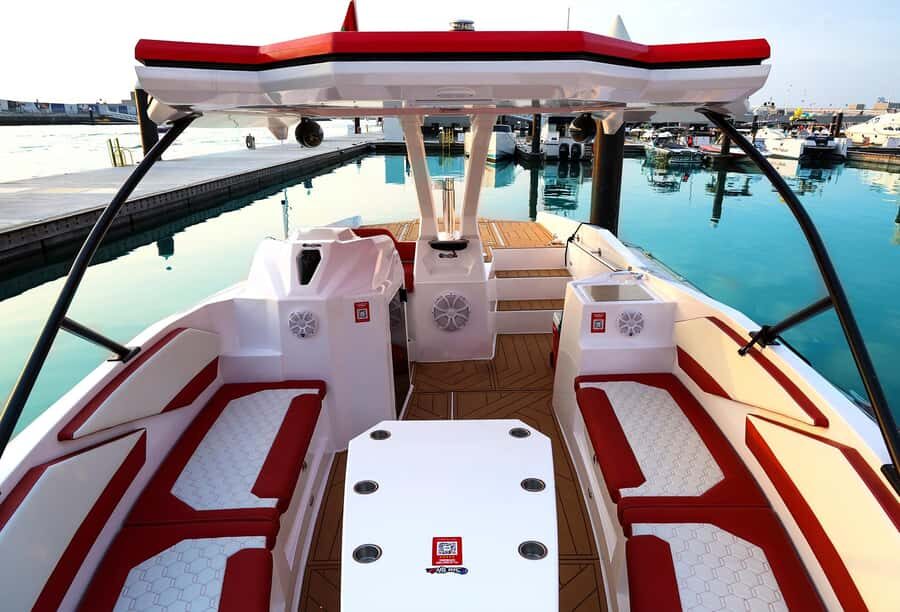 Dubai: Private Luxury Boat with Sightseeing Tour - What’s Included, What Isn’t, and What You Should Bring