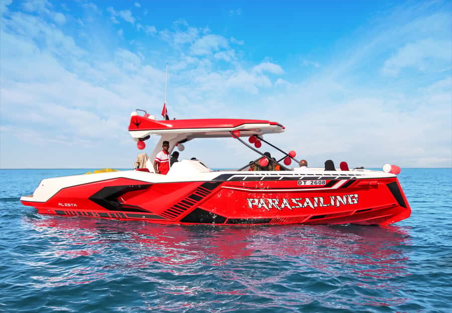 Dubai: Private Luxury Boat with Sightseeing Tour - Your Boat Setup: Ferrari-Model Style Speed on a New Sport Luxury Vessel