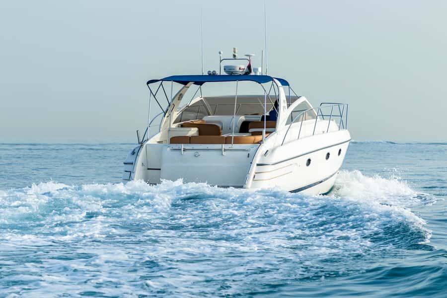 Dubai: Private Luxury Everest Yacht Cruise from Dubai Marina - Atlantis The Palm and The World Archipelago: Icon Views With More Time to React