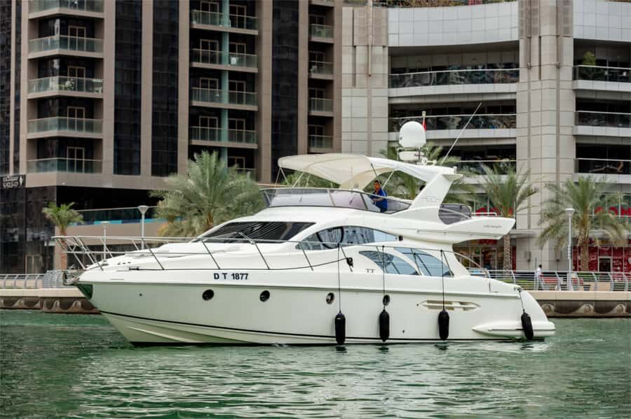 Dubai: Private Luxury Yacht Cruise for up to 20 People - The route highlights: Jumeirah Beach Residence, Bluewaters, Ain Dubai, and the Palm