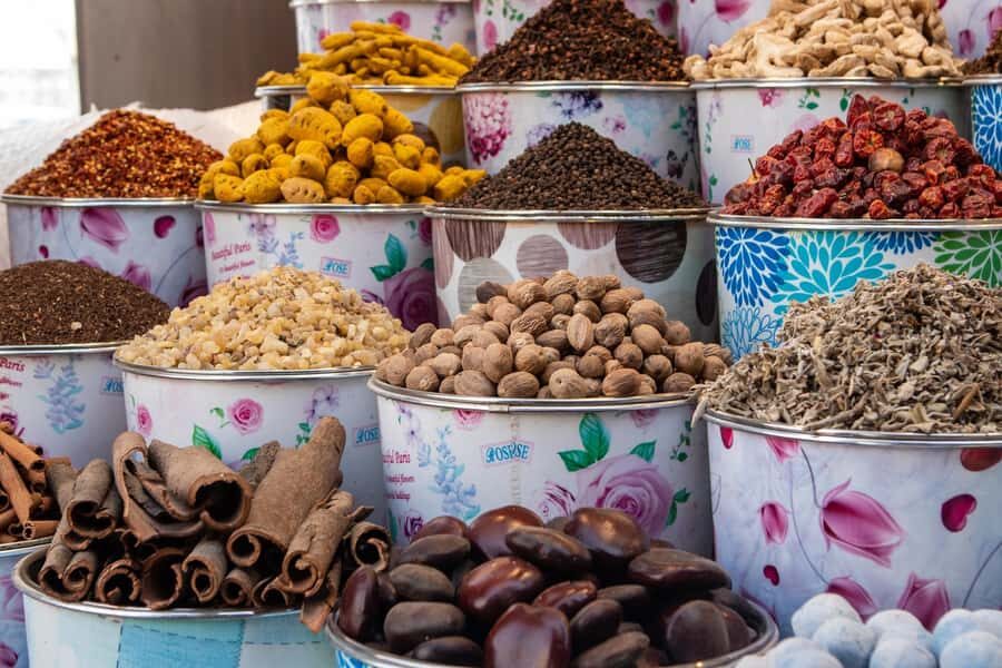 Dubai : Private Old Dubai, Frame Entry, Tastings& Transfers - Price and value: when $190 makes sense for a private 4-hour plan