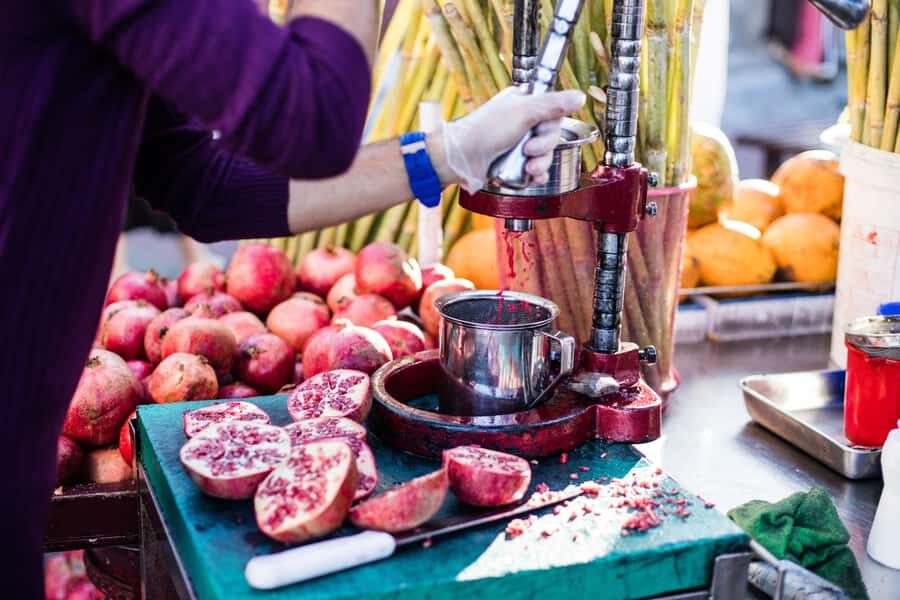 Dubai : Private Old Dubai, Frame Entry, Tastings& Transfers - Who should book this tour (and who might not)