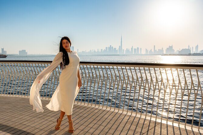 Dubai: Private Photoshoot with Hotel Pickup & Drop-off - Getting Variety: Outfit Changes and Background Switching