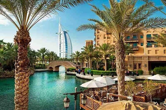 Dubai Private Tour Modern and Historic Attractions - Jumeirah Mosque, Kite Beach, and Gold Souk: faith, sea air, and a little shopping theatre