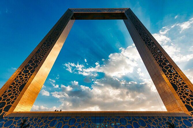 Dubai Private Tour to Major Attractions Photo stop for 6-7 hours - Top of Burj Khalifa (nearby): use the 1 hour well if you want to enter