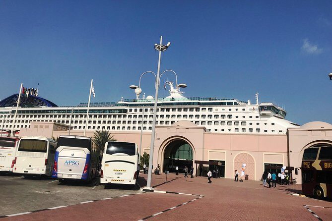 Dubai Private Transfer: Dubai International Airport to Cruise Port - Group Size and Vehicle Choice: Sedan vs. Minivan