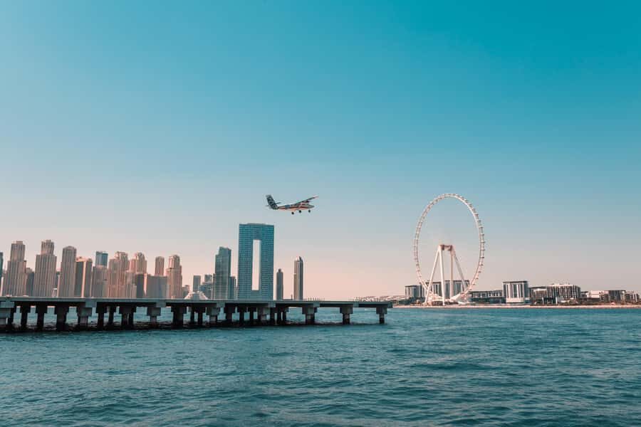 Dubai: Private VIP Luxury Yacht Tour with BBQ & Drinks - Dubai Skyline From the Water: The VIP Setup