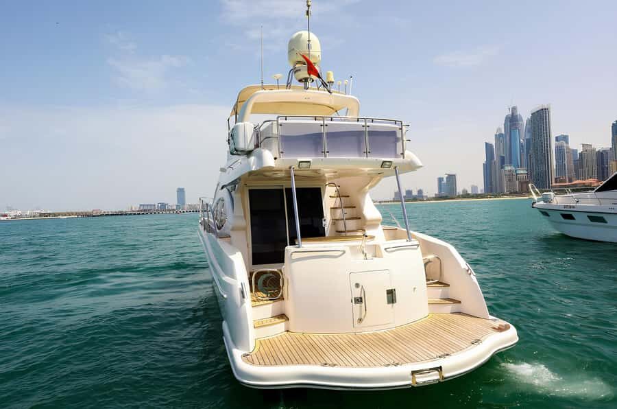 Dubai: Private Yacht Tour Experience with Soft Drinks - Key things you’ll notice on this Dubai yacht tour