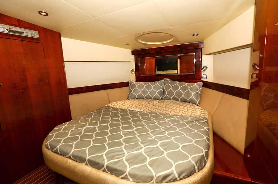 Dubai: Private Yacht Tour Experience with Soft Drinks - Bring your own food: how to turn it into a true group outing