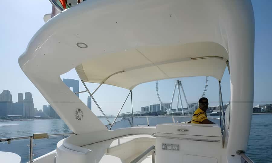 Dubai: Private Yacht Tour Experience with Soft Drinks - When to go: why sunset often wins on the Dubai coast