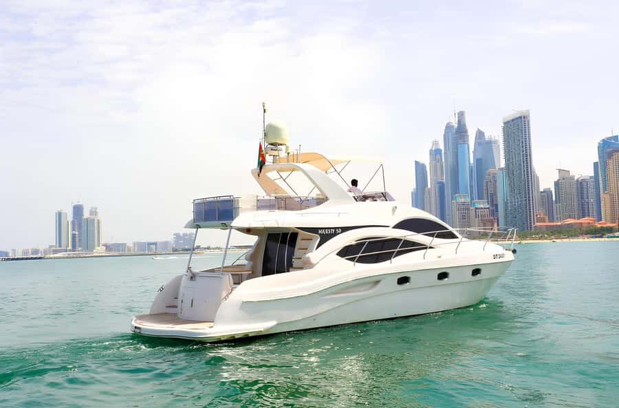 Dubai: Private Yacht Tour Experience with Soft Drinks - Dubai Harbor meetup and getting on board without stress