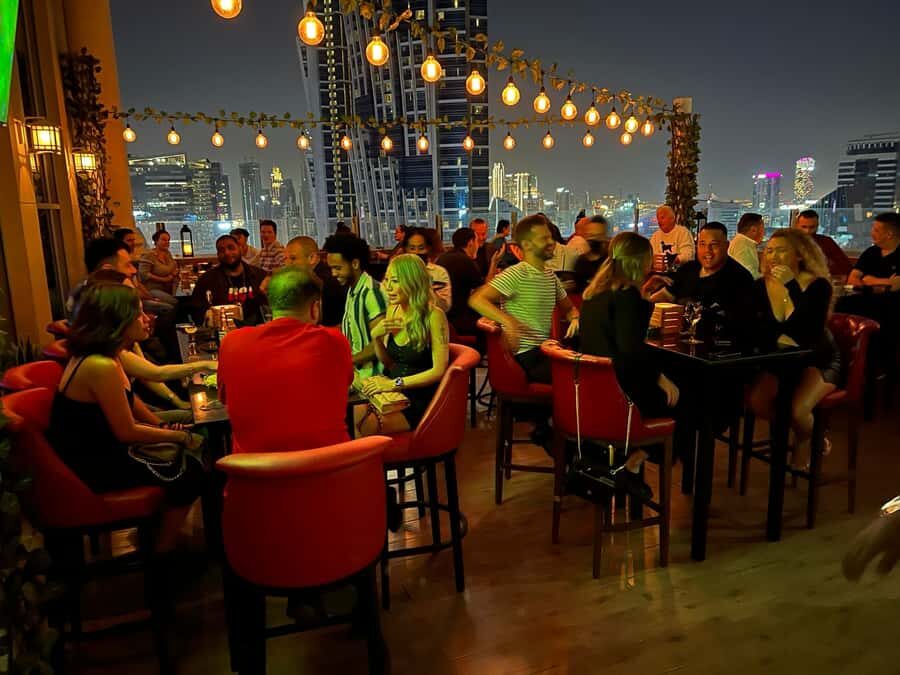 Dubai: Pub Crawl Nightlife Tour - 4 trendy venues, priority entrances, and one shot each