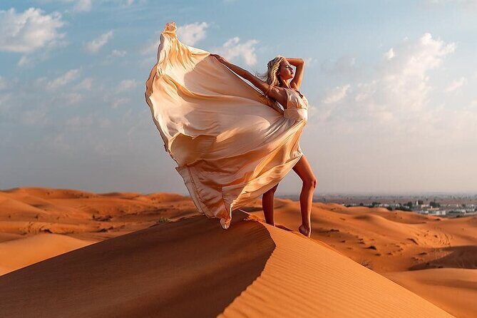 Dubai: Red Dunes Desert Safari, Camel ride, Sandboard, Quad Bike - 4x4 Dune Bashing and Sandboarding: The main event