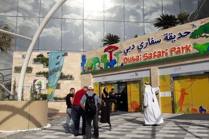 Dubai Safari Park With Transfer - Live shows and birds of prey: plan your timing around them