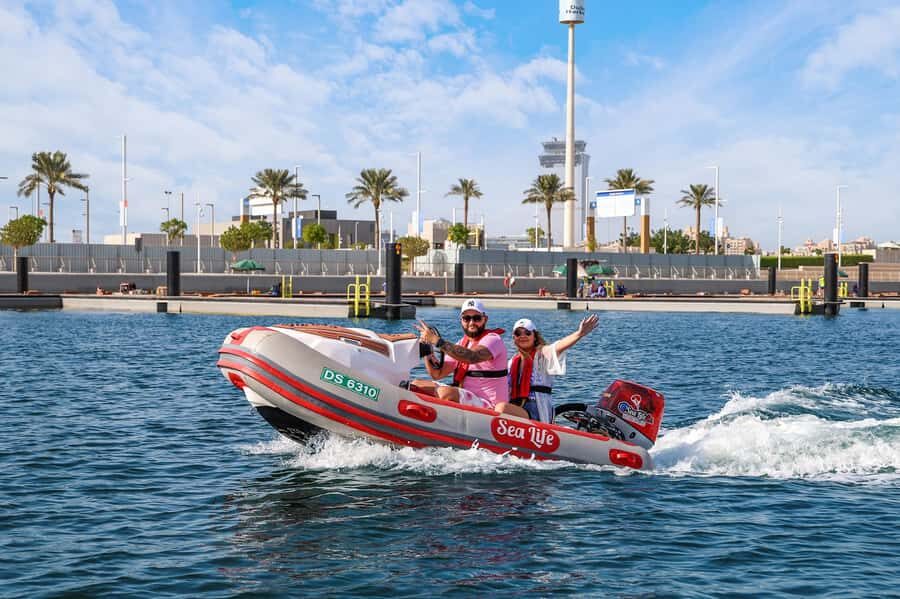 Dubai: Self-Drive Boat Experience for 1 or 2 People - What makes the instructors matter: clear teaching and good photo moments