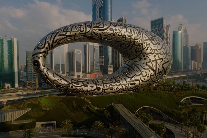 Dubai Shared Tour Experience for 6 Days - Skyline and souks in one tight day: Burj Khalifa, Dubai Frame, Gold Souk, Spice Souk