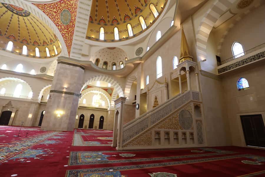 Dubai: Sheikh Zayed Mosque, Fujairah and Khorfakkan Tour - What to bring and how to plan your day without stress