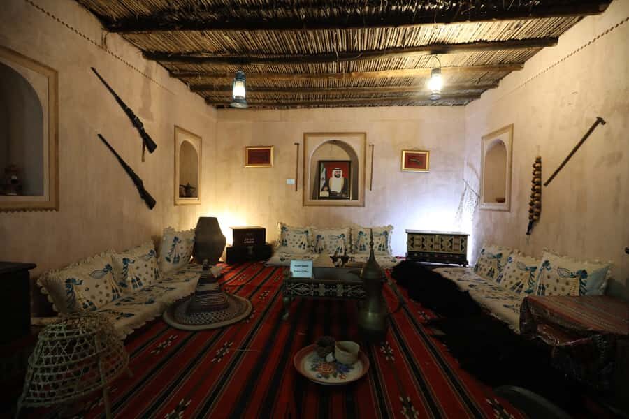 Dubai: Sheikh Zayed Mosque, Fujairah and Khorfakkan Tour - Driving through Dibba, Kalba, and Sharjah: how the route shapes the day
