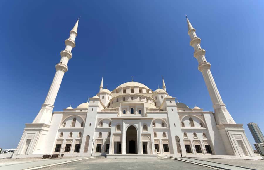 Dubai: Sheikh Zayed Mosque, Fujairah and Khorfakkan Tour - Who this tour suits best (and who might want a different plan)