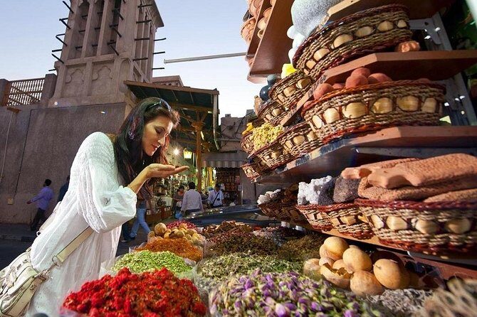 Dubai Sightseeing 4 Hours City Tour with Pick Up - Burj Khalifa and Dubai Mall Photo Stops: Getting Your Bearings Fast
