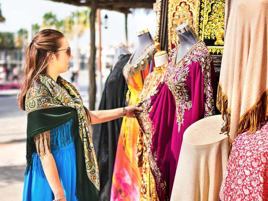 Dubai: Signature Old Town, Heritage Souks & Traditional Abra - Dubai Gold Souk: a quick shopping moment with context