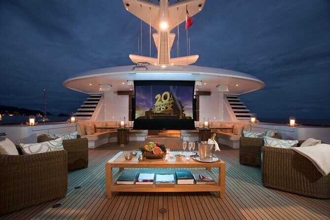 Dubai Sky Walker Sharing Yacht Tour with Live BBQ and Drinks - Timing the 2 hours: how the cruise typically feels