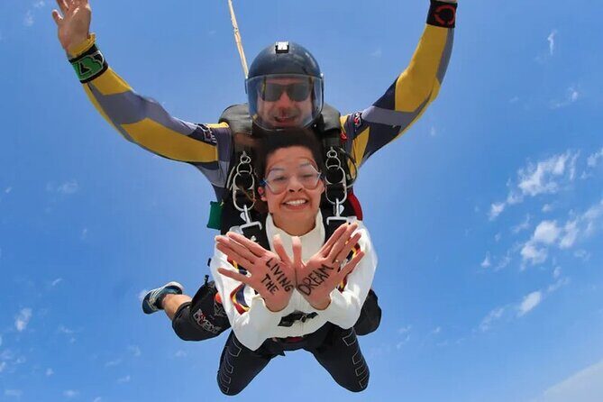 Dubai Skydive Tandem Over The Palm including Transfers - The Pre-Jump Moment: How Tandem Makes First-Timers Feel Safe