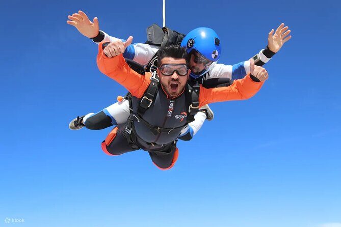 Dubai Skydive Tandem Over The Palm including Transfers - The View at 13,000 Feet: Palm Jumeirah and Dubai’s Biggest Hits