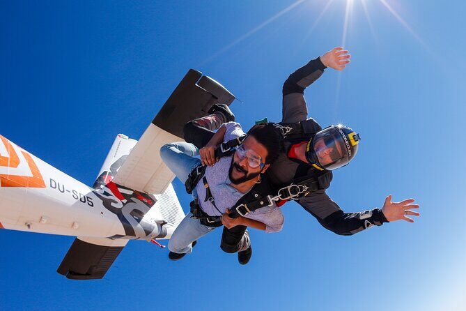 Dubai Skydive Tandem Over The Palm including Transfers - Pickup and Check-In: Building a Calm Start