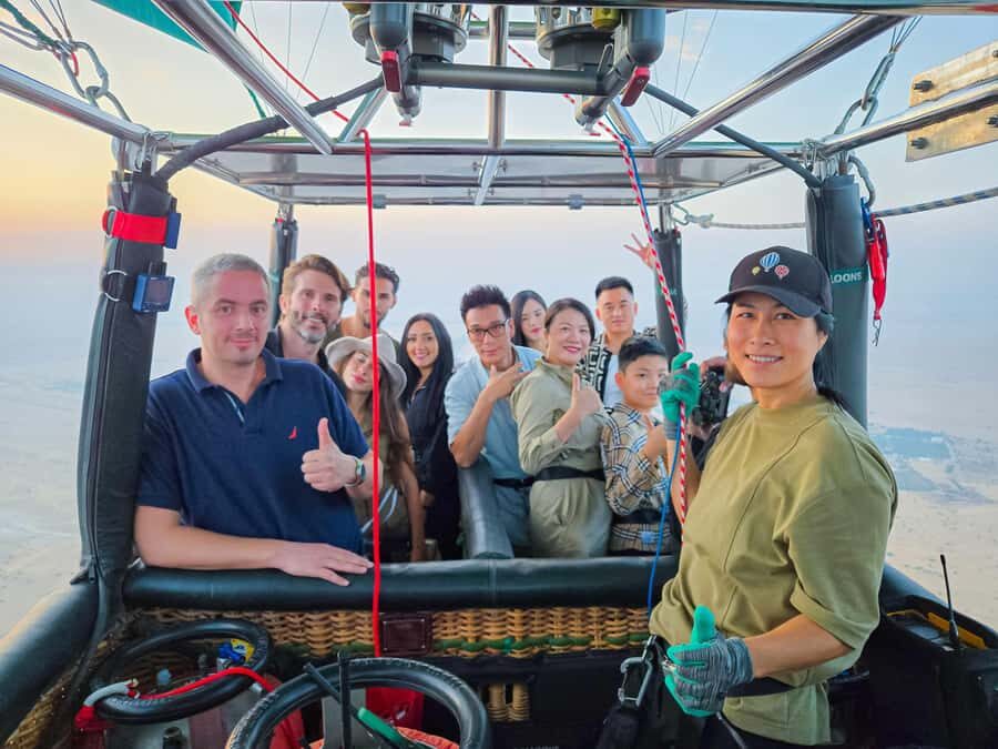 Dubai: Sunrise Hot Air Balloon Flight, Breakfast, Camel Ride - Sunrise balloon flight in Dubai: why this morning hits different