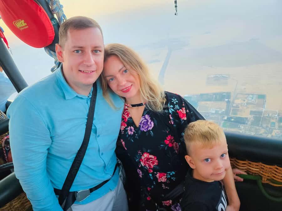 Dubai: Sunrise Hot Air Balloon Flight, Breakfast, Camel Ride - Welcome refreshments and the safety briefing that actually matters