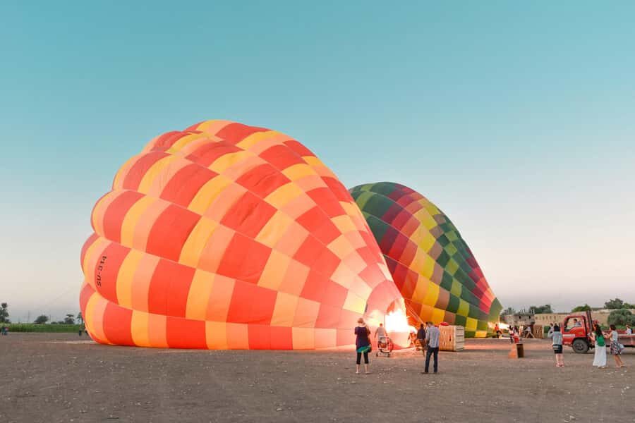 Dubai: Sunrise Hot Air Balloon Tour with E-Certificate - From hotel pickup to the desert launch zone
