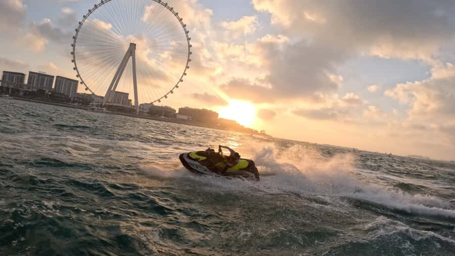 Dubai: Sunrise Jetski Tour with Guide and Photos - Atlantis and that long sightseeing stretch: seeing the Palm area in motion