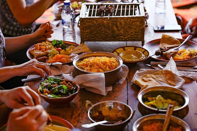 Dubai Sunset Camel Trekking With BBQ Dinner at VIP Camp - BBQ Buffet Dinner: What You Get and How It Fits the Evening